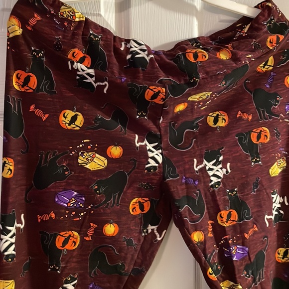 Halloween cat leggings! - Picture 2 of 4